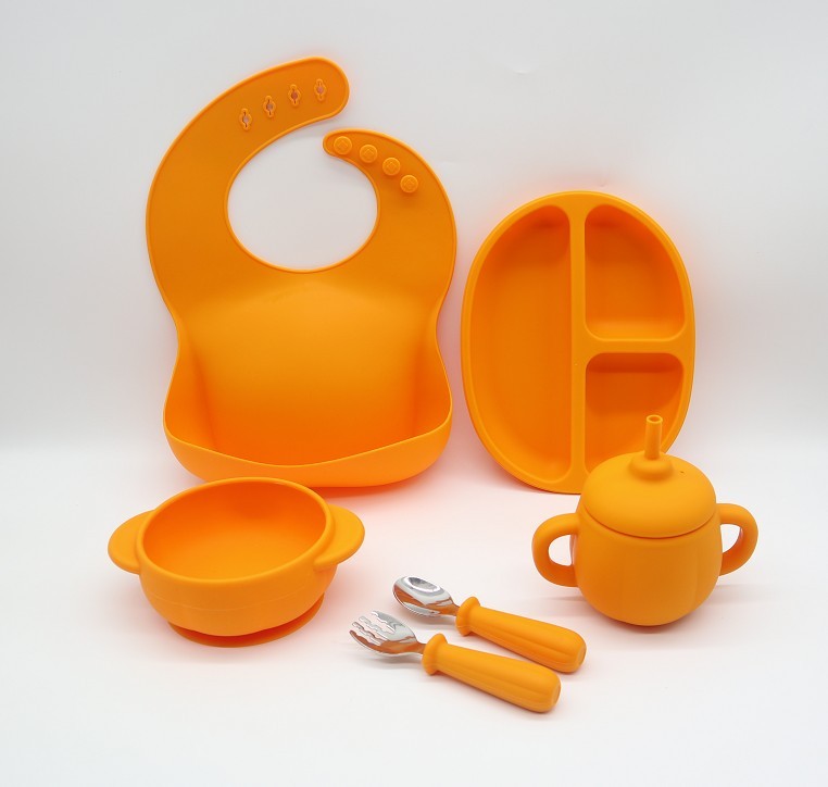 Kids’ No-Spill Cup & Edible Silicone Dinner Plate