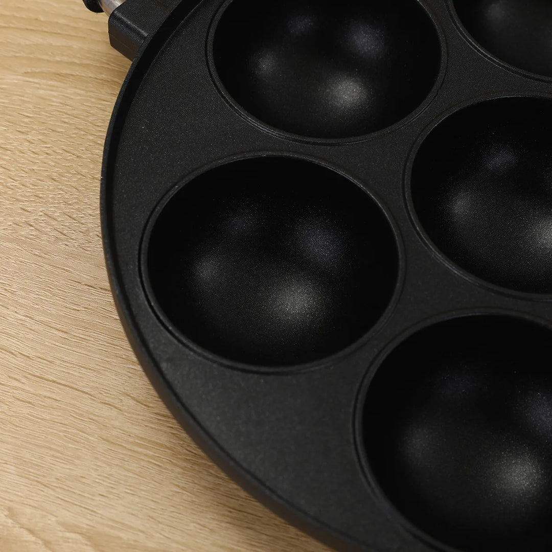 7 Hole Cake Cooking Pan Cast Iron Omelette Pan Non-stick Cooking Pot Breakfast Egg Cooking Pie Cake Mold Cookware Kitchenware