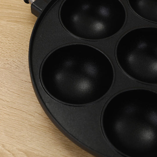 7 Hole Cake Cooking Pan Cast Iron Omelette Pan Non-stick Cooking Pot Breakfast Egg Cooking Pie Cake Mold Cookware Kitchenware