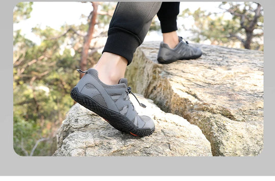 New men's and women's hiking shoes outdoor breathable soft soled hiking shoes bicycle shoes couple hiking shoes
