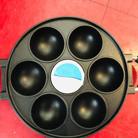 7 Hole Cake Cooking Pan Cast Iron Omelette Pan Non-stick Cooking Pot Breakfast Egg Cooking Pie Cake Mold Cookware Kitchenware