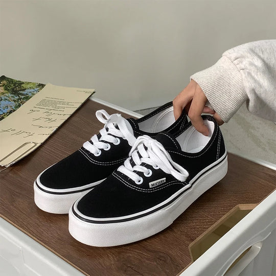 Casual Flats Canvas Sneakers Women Outdoor Solid Color Shallow Sports Shoes Tennis Female Streetwear Lace Up Vulcanize Shoes