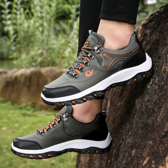 Casuals Men Shoes Summer Breathable Hiking Walking Sneakers Outdoor Ultralight Leather Slip-on Climbing Trekking Sneakers 2026