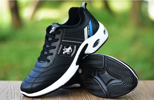 Men's leather sneakers Casual versatile shoes Outdoor non slip running footwear Fashion men's board shoes Zapatos Homme