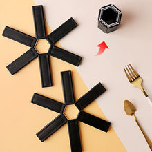 Load image into Gallery viewer, Creative Folding Heat Insulation Pad
