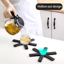 Load image into Gallery viewer, Creative Folding Heat Insulation Pad

