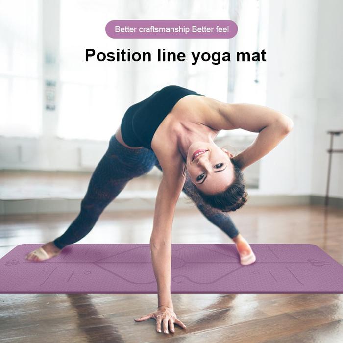 Yoga mat with alignment system